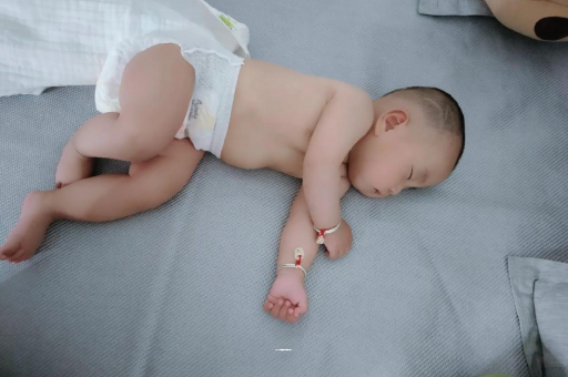 定边怀孕多久会显肚子
